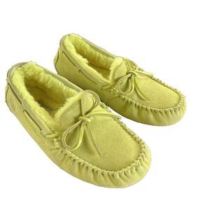 Ugg Dakota Ladies Cozy Suede Moccasin with Wool Blend Lining, Size 6  Color Lime
